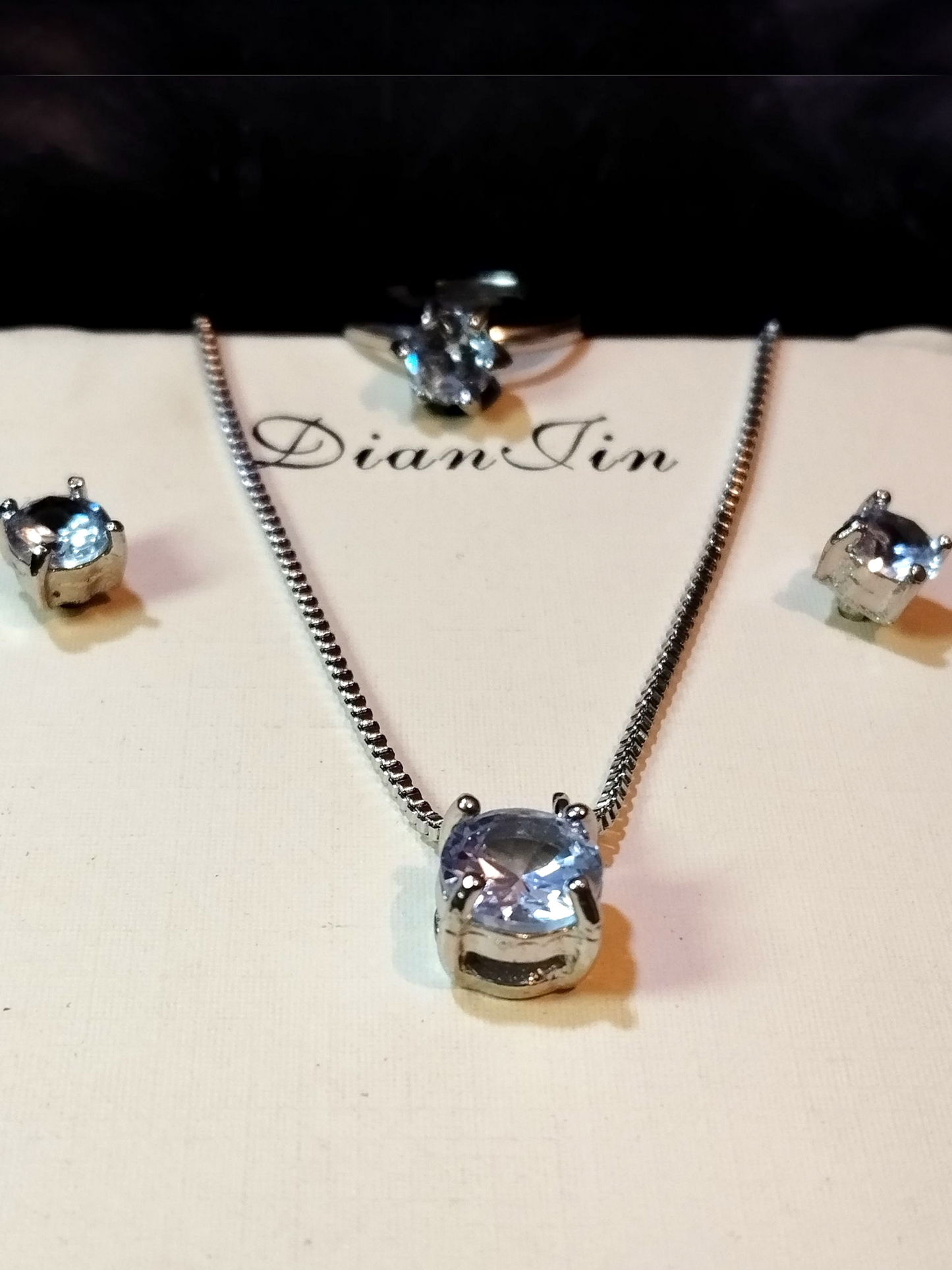 Pendent set for girls